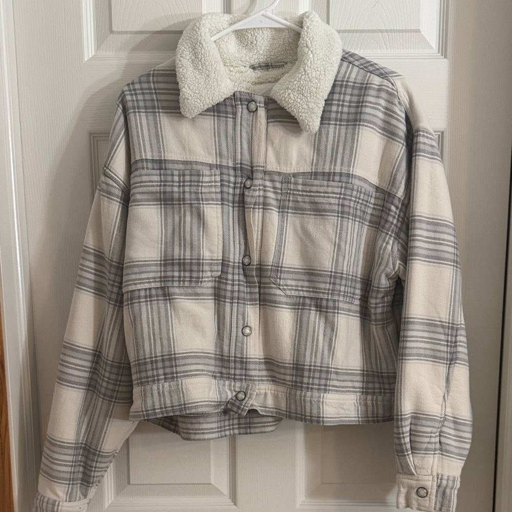 Aerie Gray and Cream Plaid Teddy Jacket